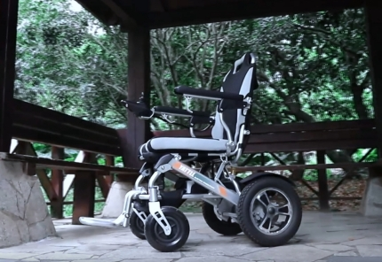 Enjoy Lightweight Travel and Greater Independence with Camel Hope YE246 Power Wheelchair